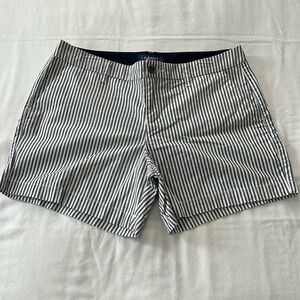 Old Navy White/Navy Striped Everyday Shorts